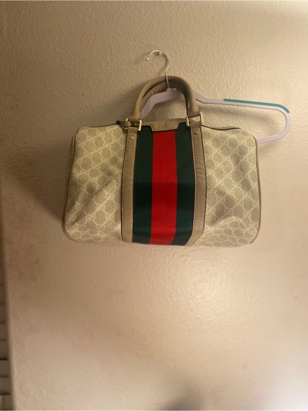 Gucci collectibleGreen Holiday 2020 Book with Gold Lettering